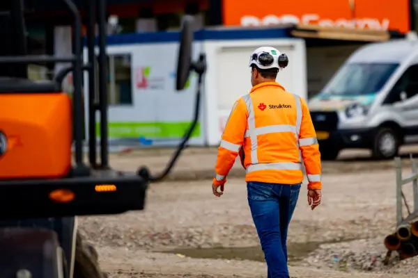 Samen met WellGear Group bouwt Strukton Wegen & Beton in Assen de infrastructuur voor een nieuw toekomstbestendig bedrijfspand aan de A28.