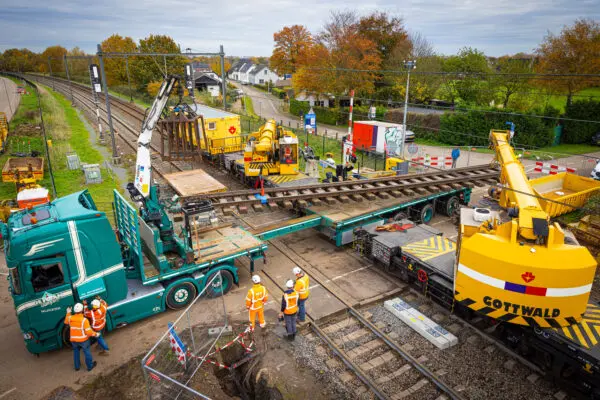 Herstelwerk overgang in Meteren