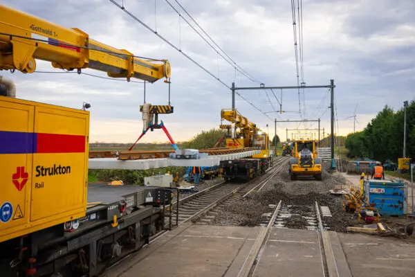 Herstelwerk overgang in Meteren