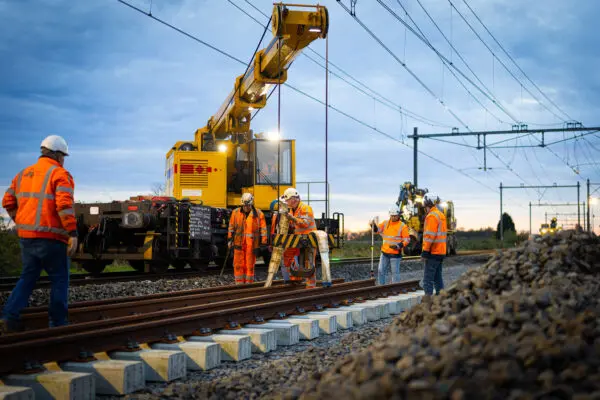 Herstelwerk overgang Meteren