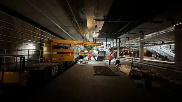 Plaatsen Roltrap Spoortunnel Station Delft