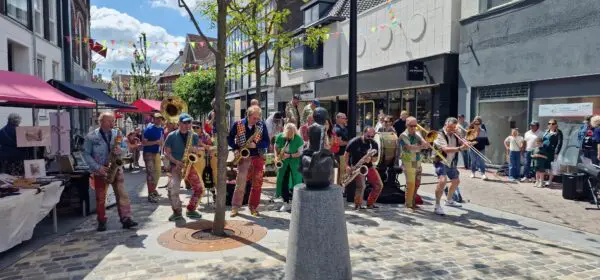 Grotestraat Noord Almelo - Voorjaarsfeest Groot Gravenkwartier