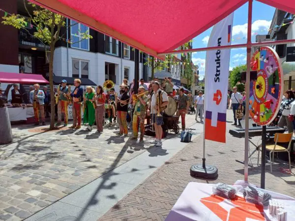 Grotestraat Noord Almelo - Voorjaarsfeest Groot Gravenkwartier