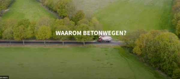 groene omgeving met betonwagen