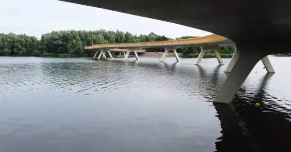 Weerwaterbrug Almere