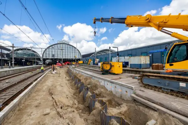 Railvervaning amsterdam centraal