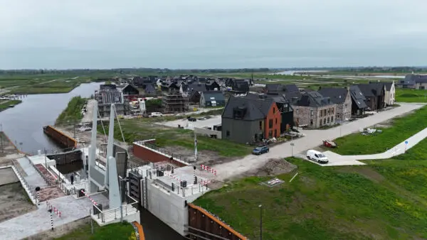 Reeve sluis met nieuwe woonwijk volledig in beeld