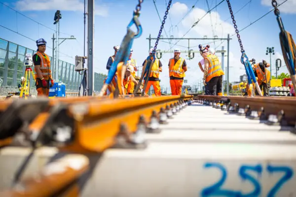 Spoorvernieuwing Almere Oostvaarders in volle gang